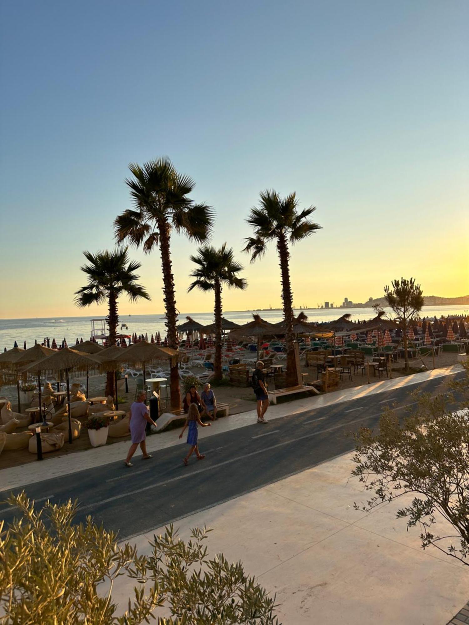 Dyrrah Seaside Apartments Durrës Esterno foto
